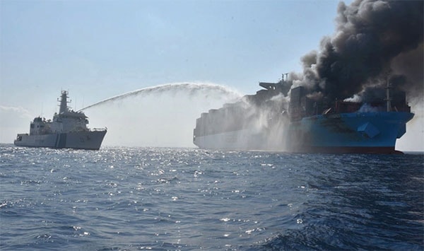 Tàu MV Maersk Honam cháy trên biển Arap năm 2018.