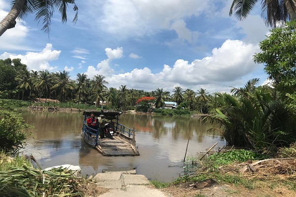 Đò ngang qua hai ấp Phú Trạch 1 và Long Trạch