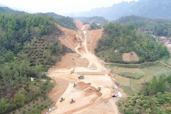 Phó thủ tướng Trịnh Đình Dũng yêu cầu đầu tư dự án đoạn tuyến cao tốc Chi Lăng - Hữu Nghị phải phù hợp với phương án huy động vốn.