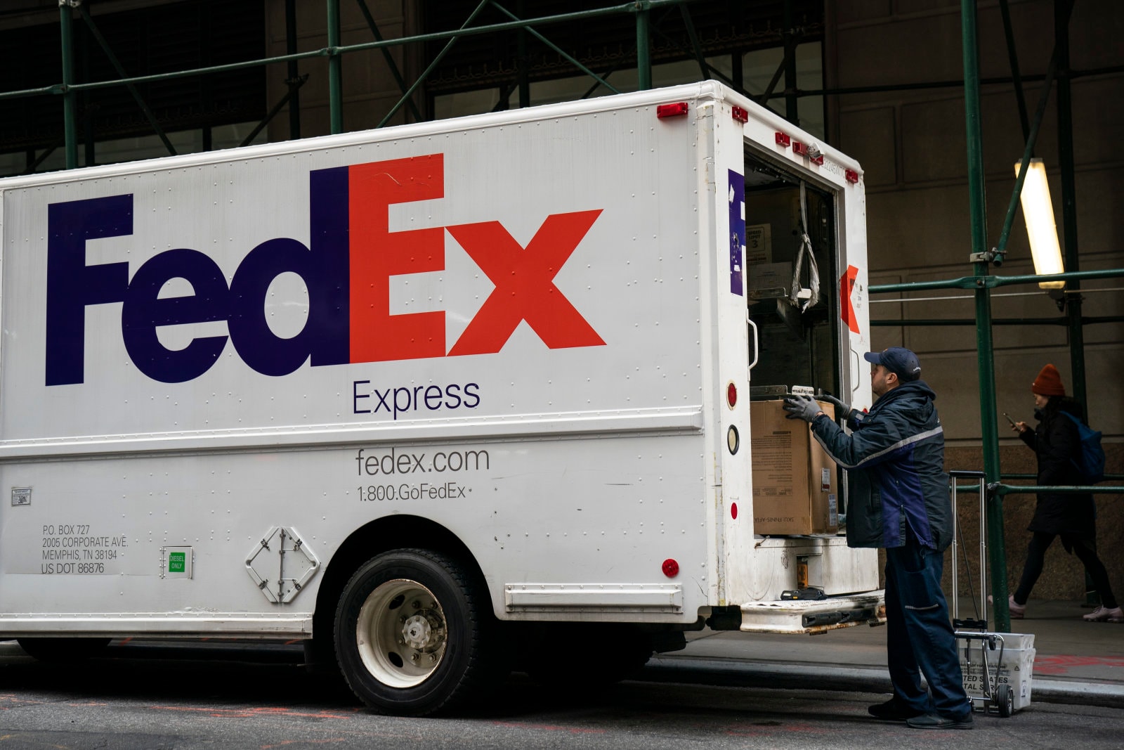 FedEx được cho là một trong những công ty đầu tiên của Mỹ có thể sẽ là mục tiêu của chính quyền Bắc Kinh.