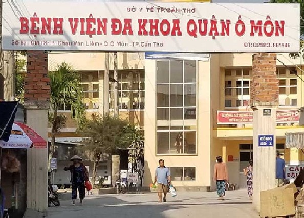 Dự án nâng cấp bệnh viện Đa khoa quận Ô Môn còn để ra sai sót: nhà thầu tự ý thay gạch lót nền sai thiết kế.