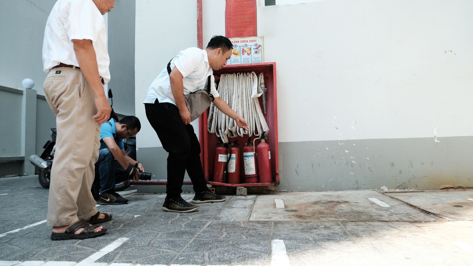 Do chung cư vô chủ nên nhiều hạng mục tại đây bị xuống cấp, gây hoang mang, lo lắng cho các cư dân