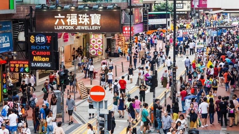 Một góc sầm uất ở khu Causeway Bay