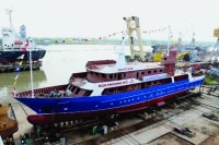 Ai làm “lỡ dở” phận tàu Hoa Phượng Đỏ?