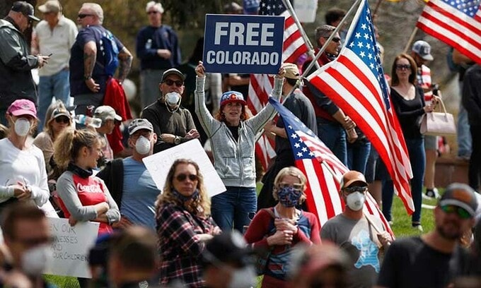 Biểu tình chống phong tỏa tại thành phố Denver, bang Colorado