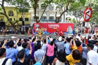 Sôi động Carnival đường phố Hà Nội kỷ niệm “20 năm Thành phố Vì hòa bình”