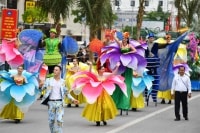 Carnival đường phố mở màn ấn tượng cho Lễ hội Du lịch biển Sầm Sơn 2020