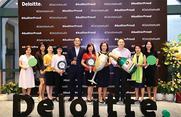 Deloitte Việt Nam tổ chức Ngày hội Tự hào Kiểm toán viên nhằm khơi gợi lòng tự hào, cũng như ghi nhận đóng góp của các kiểm toán viên với đối với sự phát triển của công ty nói riêng, của ngành nghề và xã hội nói chung.