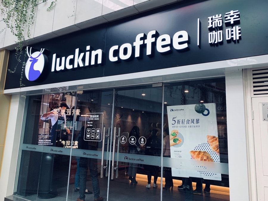 Luckin Coffee thừa nhận gian lận tài chính lên đến 310 triệu đô la Mỹ