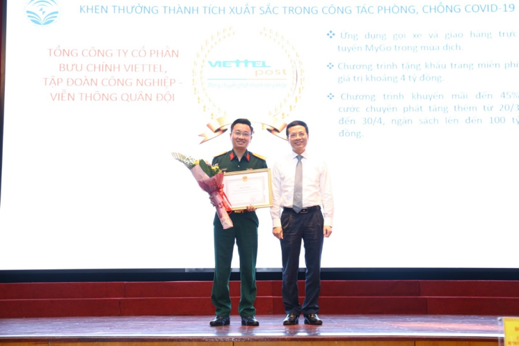 Bộ trưởng Bộ TT&TT tặng Bằng khen cho VTP ngày 6/7/2020