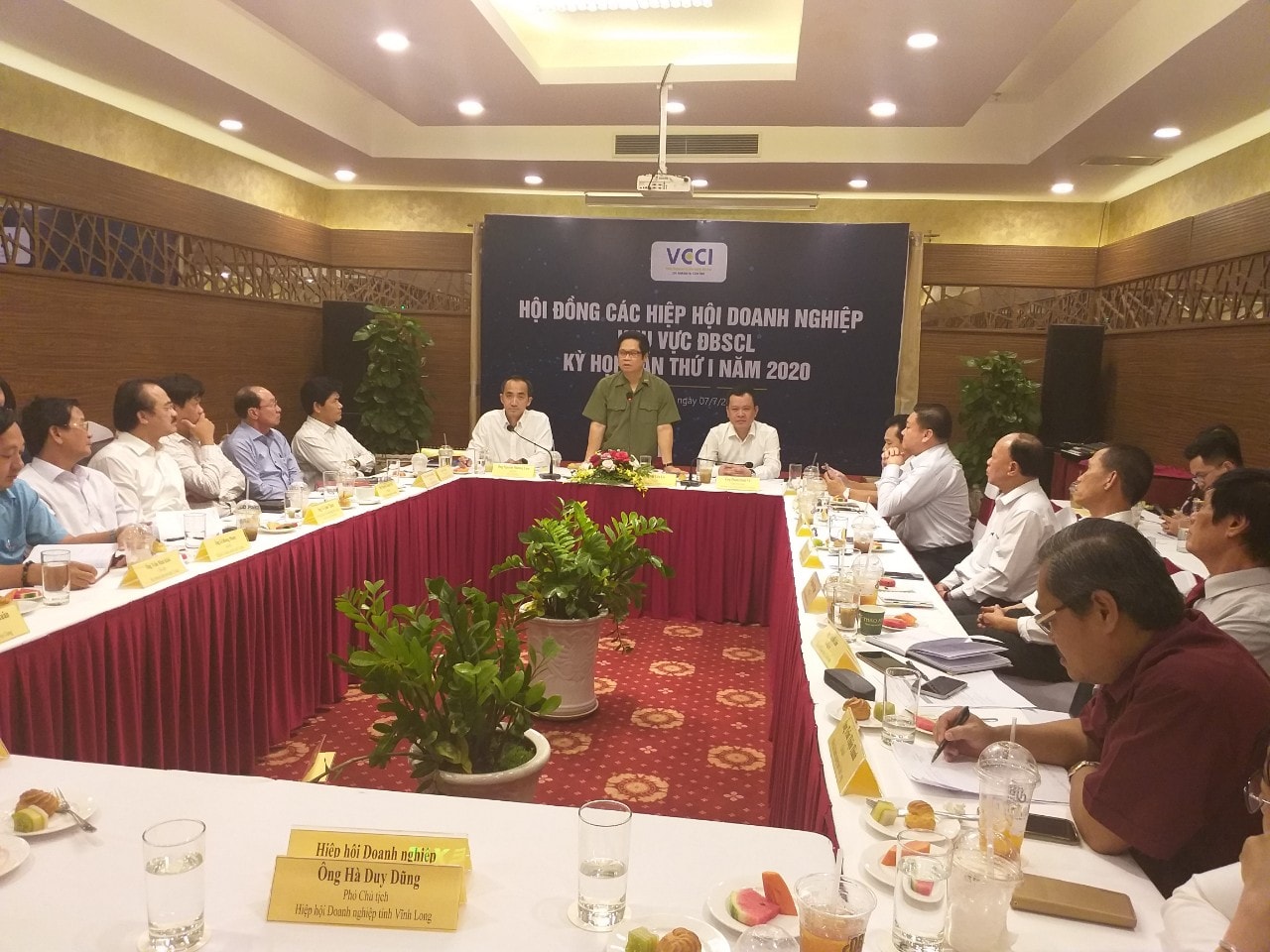 TS Vũ Tiến Lộc trong phát biểu sáng 7/7/2020 tại cuộc họp ở Cần Thơ