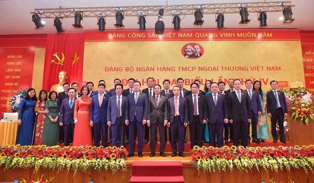 Ban chấp hành Đảng bộ Vietcombank, khóa IV nhiệm kỳ 2020-2025 ra mắt, nhận nhiệm vụ