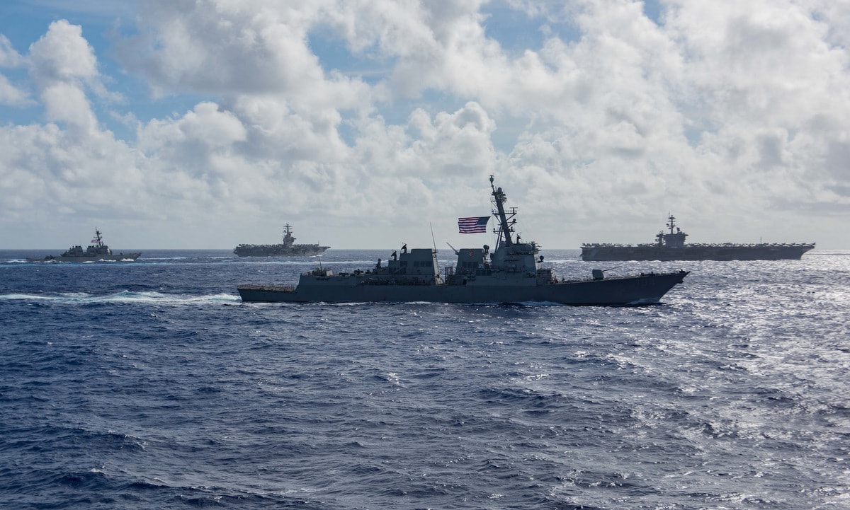 Hai nhóm tác chiến tàu sân bay Mỹ diễn tập trên Biển Đông ngày 6/7. Ảnh: US Navy.