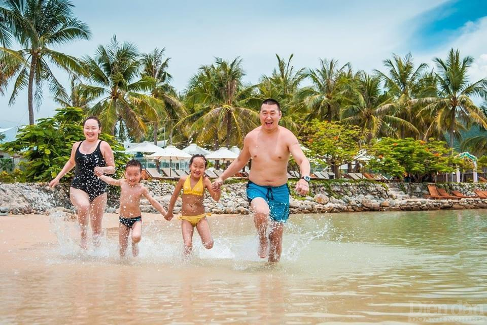 Cần gì đi đâu xa, chỉ cần tới Nha Trang và trải nghiệm Fun Island ( Vịnh Đầm Bấy) bạn sẽ có những góc hình không thua kém gì Maldives và tận hưởng sự bình yên, sáng khoái cùng những khoảnh khắc đáng nhớ cho bạn và những người thân yêu.