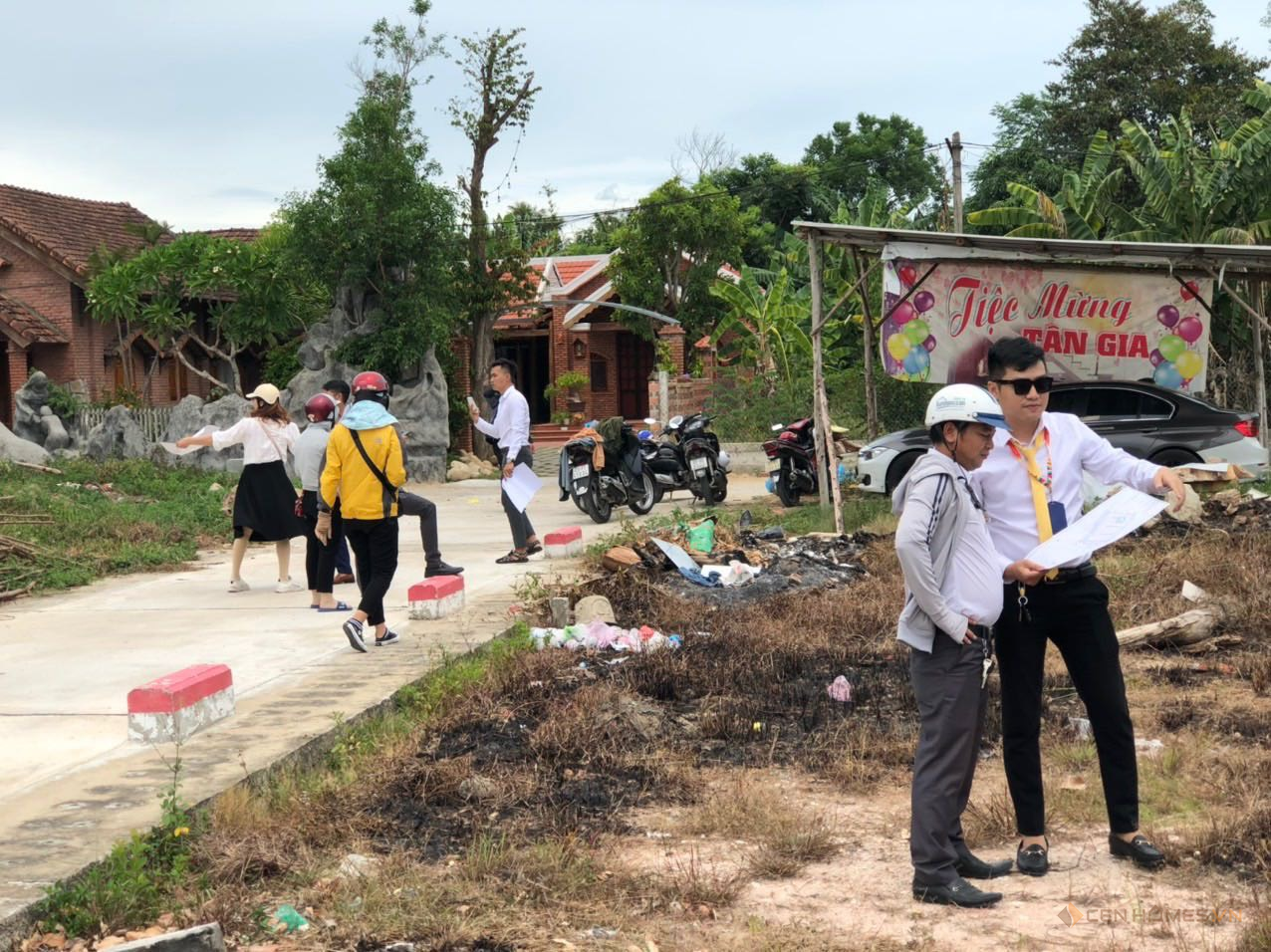 hàng loạt công ty bất động sản đóng tại Đà Nẵng rao bán dự án Khu phố chợ Trà Kiệu. Cụ