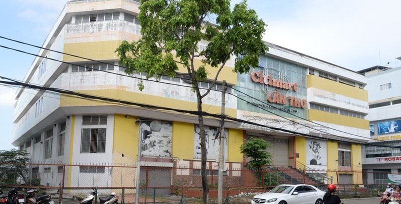 Siêu thị City Mart ở trung tâm thành phố Cần Thơ là một trong số tài sản thế chấp được định giá chỉ bằng 45% so với Kết luận của Thanh tra Chính phủ - cũng đang xuống cấp trầm trọng do bị niêm phong nhiều năm qua.