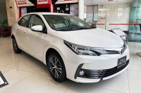 Đón bản mới, Toyota Corolla Altis dọn hàng tồn giảm giá thấp kỷ lục, còn từ 590 triệu đồng