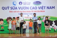 Quỹ sữa “Vươn cao Việt Nam” và Vinamilk tiếp tục hành trình kết nối yêu thương tại TP.HCM