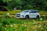 Toyota tiếp tục ưu đãi khách hàng mua xem Fortuner trong tháng 8