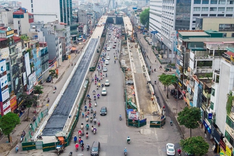 Hà Nội thi công đường vành đai 2 đoạn cầu Vĩnh Tuy - Ngã Tư Sở. Tuyến đường được đầu tư theo hình thức đối tác công tư (PPP). Ảnh: Huy Hùng/TTXVN