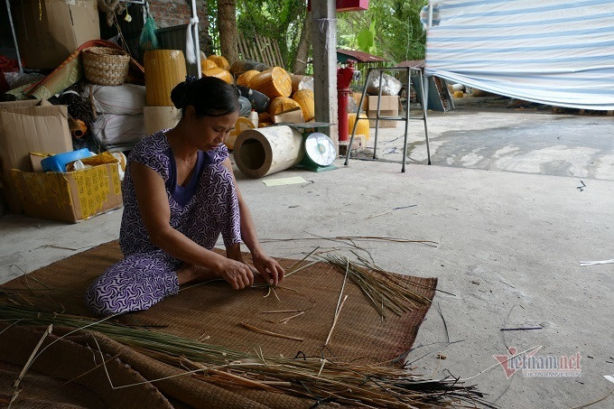 Công ty của anh Đương tạo việc làm cho phụ nữ, người lao động nhàn rỗi tại địa phương. 