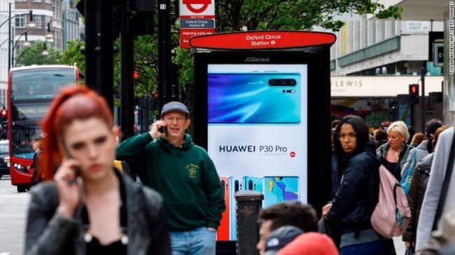 Huawei bị cấm tại Mỹ sau những cáo buộc ăn cắp công nghệ. Ảnh Reuters.