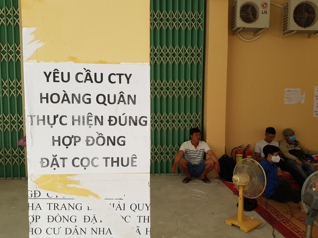 Cư dân yêu cầu Địa ốc Hoàng Quân thực hiện đúng hợp đồng đặt cọc thuê ban đầu