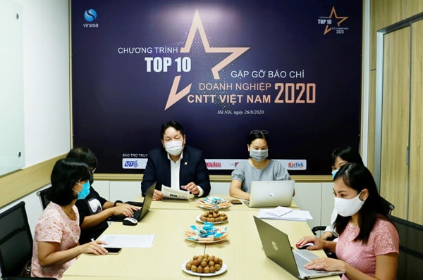 Họp báo trực tuyến Giới thiệu Chương trình. Top 10 Doanh nghiệp CNTT Việt Nam 2020.