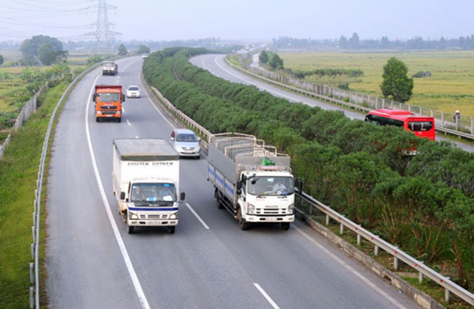  Tuyến Hà Nội - Thái Nguyên là đường cao tốc nhưng do sử dụng vốn vay ODA nên không tổ chức thu phí. Ảnh: GT