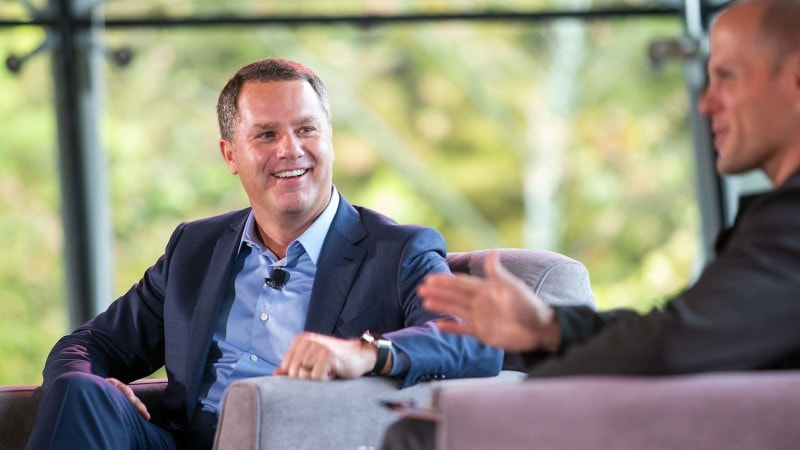 Doug McMillon – CEO của Walmart, một lãnh đạo đầy trẻ trung và ham vọng.