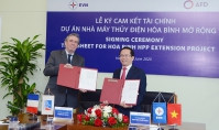 EVN và AFD ký cam kết tài chính dự án Nhà máy Thủy điện Hòa Bình mở rộng