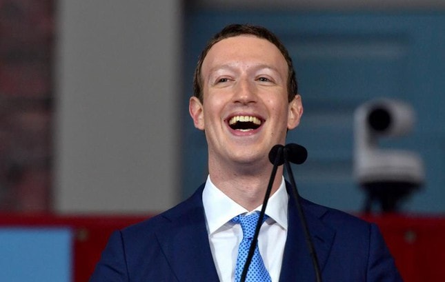 Zuckerberg đã chính thức gia nhập câu lạc bộ tỉ phú sở hữu hơn trăm tỉ đô-la vào tuần qua. Ảnh: Forbes.com