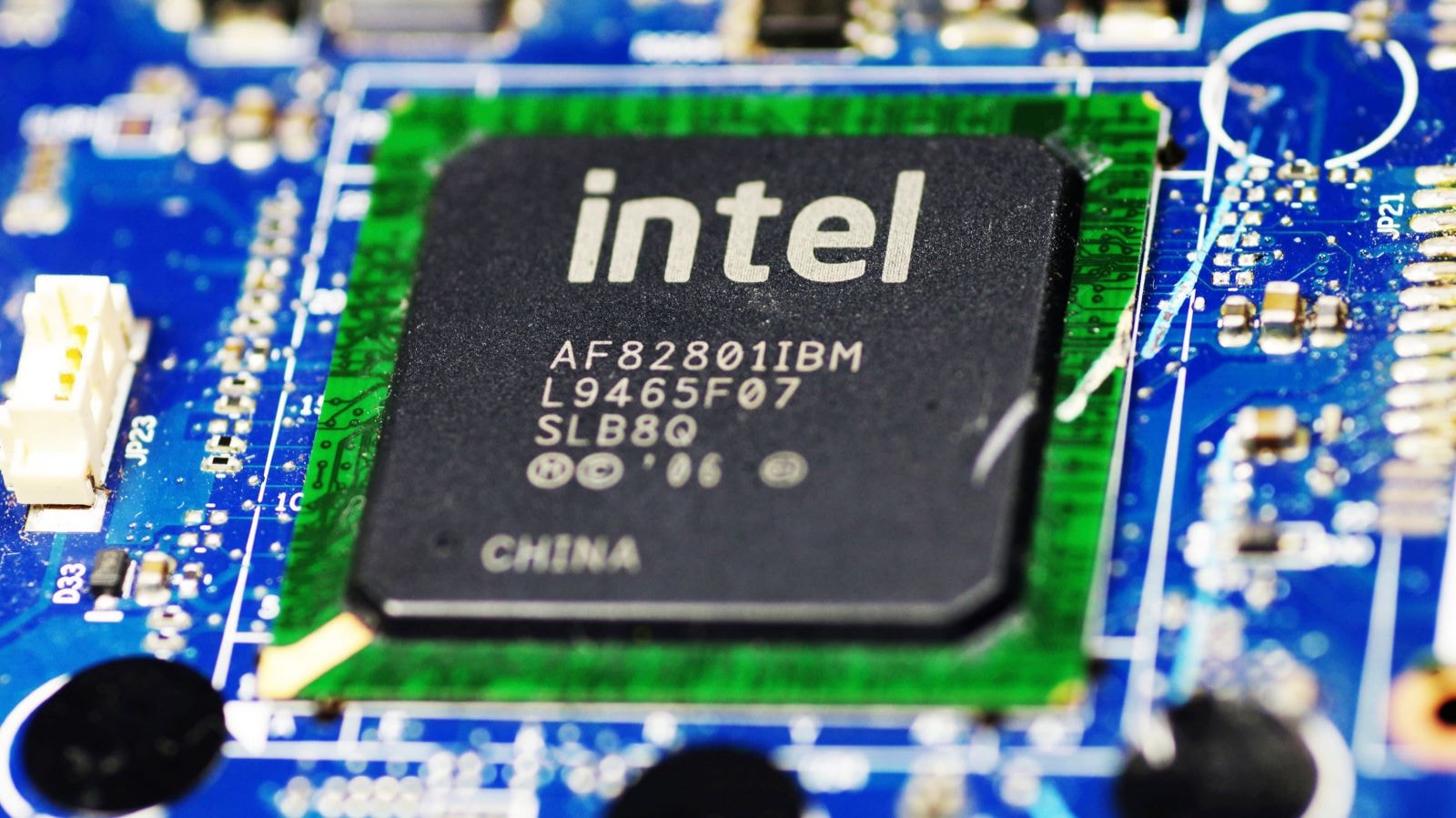 Intel đã và đang mất thị phần vào tay các đối thủ Mỹ, những người gia công sản xuất chip tiên tiến nhất của họ cho các nhà chế tạo châu Á.