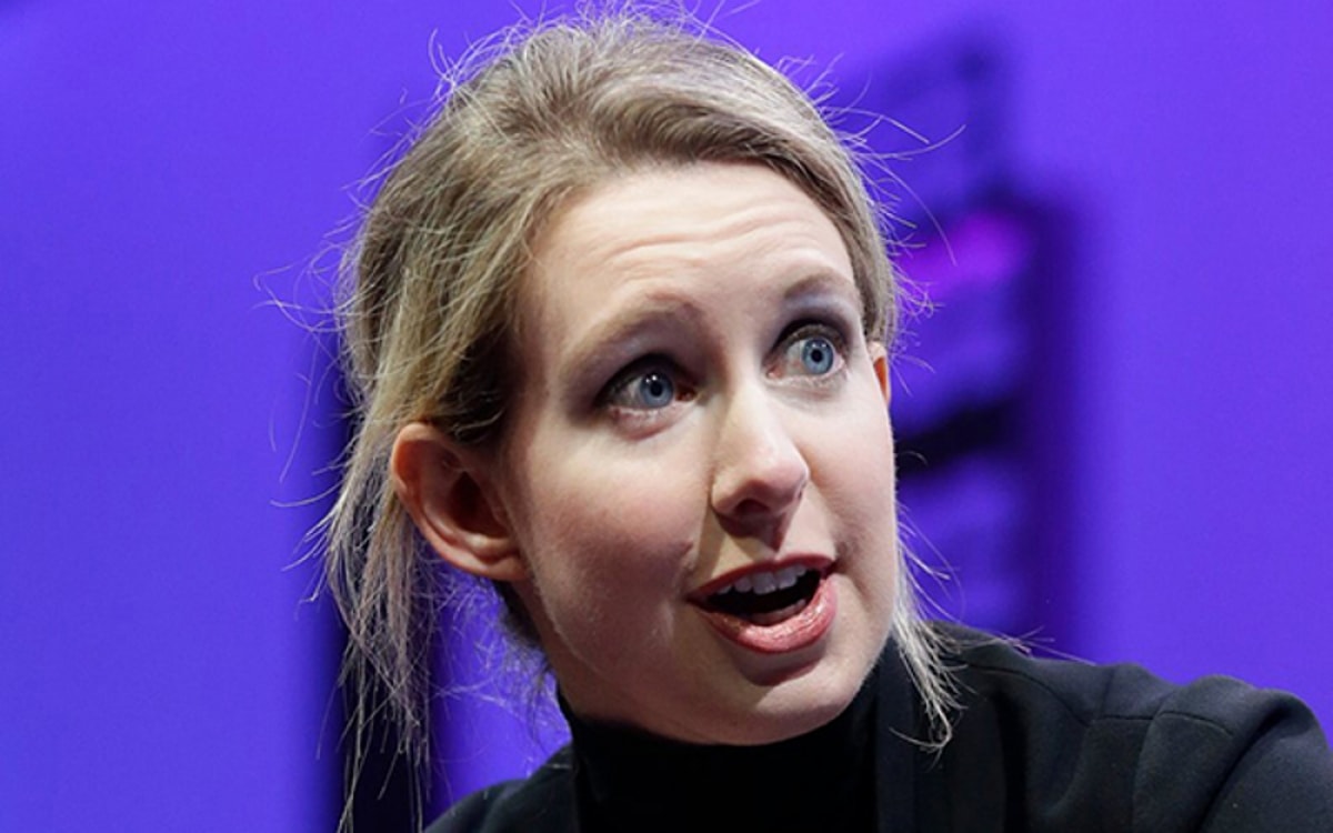 Elizabeth Holmes, CEO of Theranos từng được Forbes vinh danh là nữ tỷ phú tự thân giàu nhất nước Mỹ năm 2015. (Ảnh: AP)