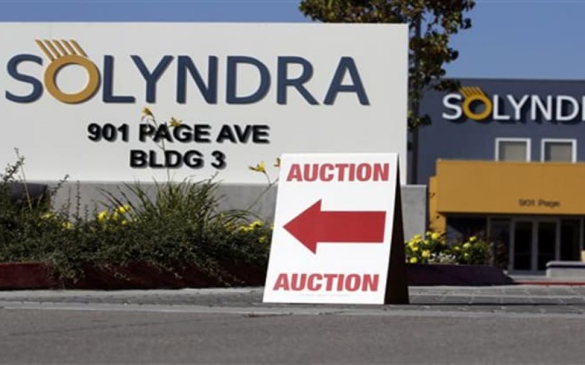 Trụ sở của Solyndra tại Fremont, California trước khi bị bán đấu giá.