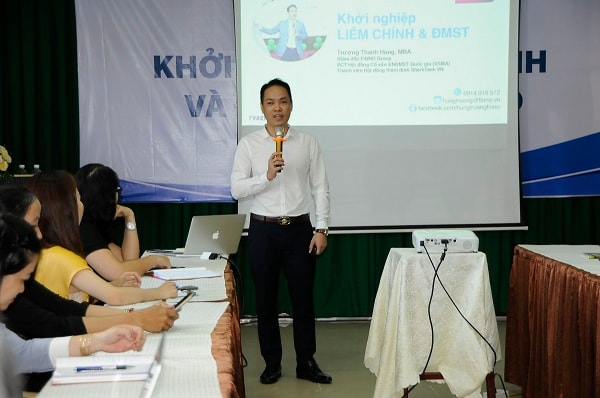 -Ông Trương Thanh Hùng: Giám đốc FiNNO Group, Chuyên gia Khởi nghiệp Đổi mới Sáng tạo – IPP Coach, Phó Chủ tịch Hội đồng Cố vấn Khởi nghiệp đổi mới sáng tạo Quốc gia, Giảng viên chính của Khóa huấn luyện.