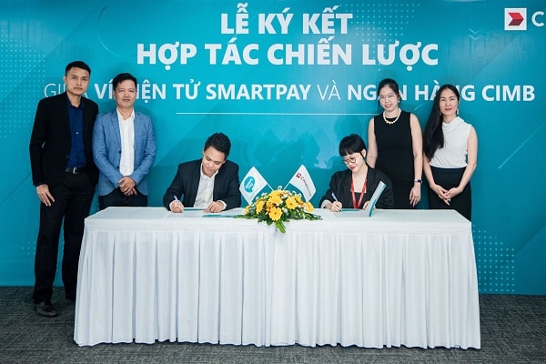Ngân hàng CIMB Việt Nam cùng SmartNet, công ty sở hữu ví điện tử SmartPay, tiến hành buổi lễ ký kết hợp tác, 
