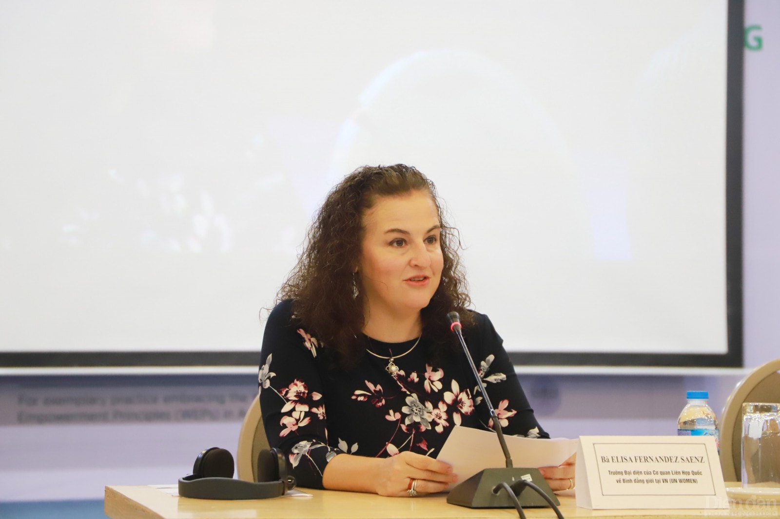 Bà Elisa Fernandez trưởng đại diện UN WOMEN phát biểu tại lễ phát động