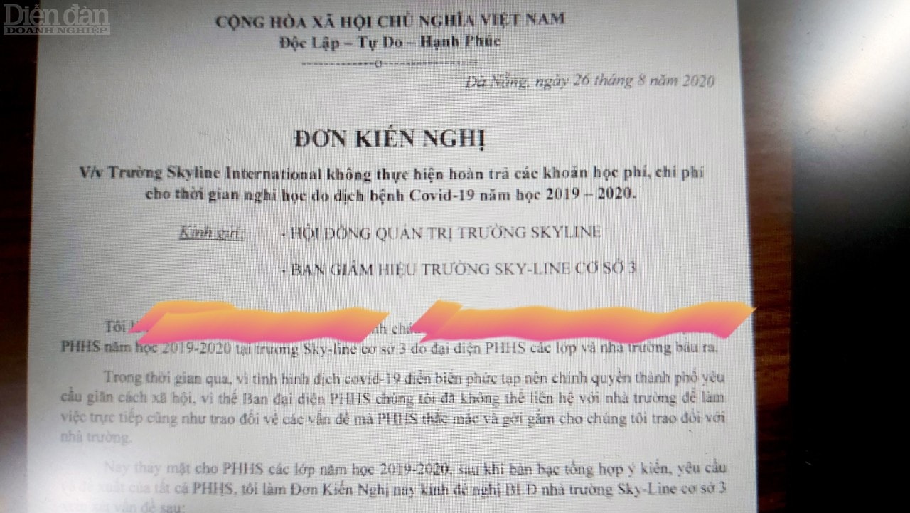 Tập thể phụ huynh học sinh đồng loạt làm đơn kiến nghị về những khoản thu 