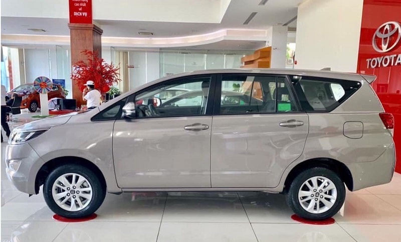 Đối thủ Toyota Innova