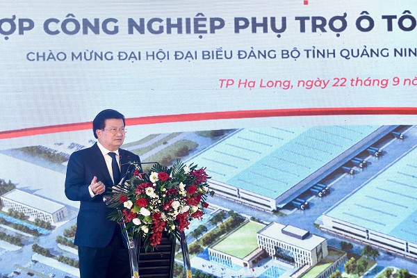 Phó Thủ tướng Trịnh Đình Dũng nhấn mạnh, mục tiêu của Chính phủ là phải có ô tô thương hiệu Việt Nam, sản xuất tại Việt Nam có chất lượng tốt, đẹp, thuyết phục được người tiêu dùng sử dụng. 