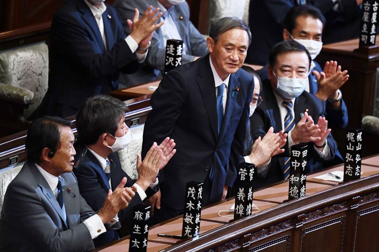  Tân Thủ tướng Nhật Yoshihide Suga đang đối mặt với rất nhiều thách thức. Ảnh: AFP
