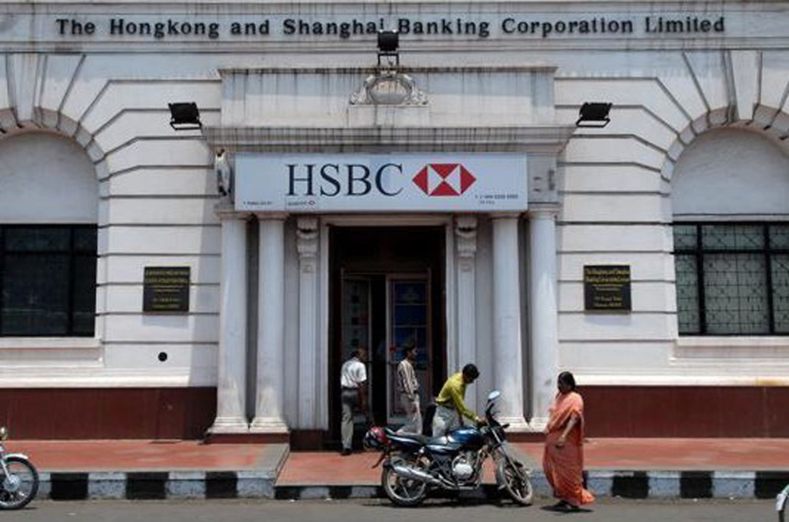  HSBC là một trong 5 ngân hàng bị ICIJ cáo buộc có liên quan đến việc luân chuyển 2.000 tỷ USD tiền bẩn giai đoạn 1999- 2017.p/