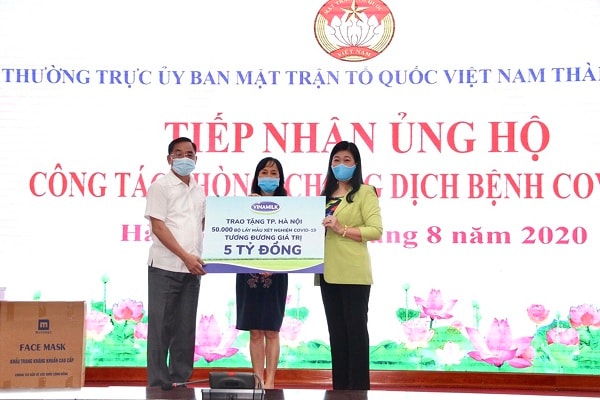 Vinamilk chung tay cùng Chính phủ trong công tác phòng, chống và đẩy lùi dịch bệnh Covid-19.