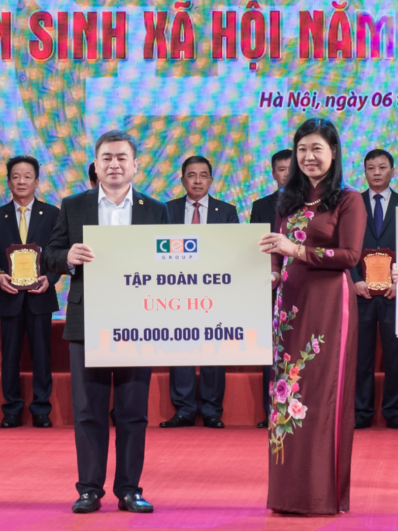 Tập đoàn CEO ủng hộ 500 triệu đồng ủng hộ “Quỹ vì người nghèo” và an sinh xã hội năm 2020. 