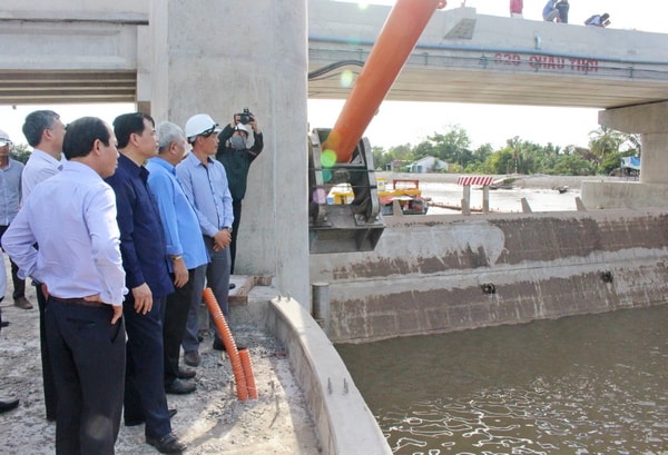 Nhằm chủ động ứng phó với hạn, mặn: Bộ NN&PTNT đã đưa vào sử dụng nhiều công trình thủy lợi quan trọng.