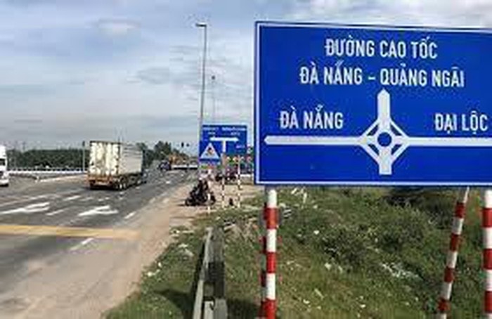 Cao tốc Đà Nẵng - Quảng Ngãi gặp nhiều vấn đề chất lượng công trình sau một thời gian ngắn sử dụng.