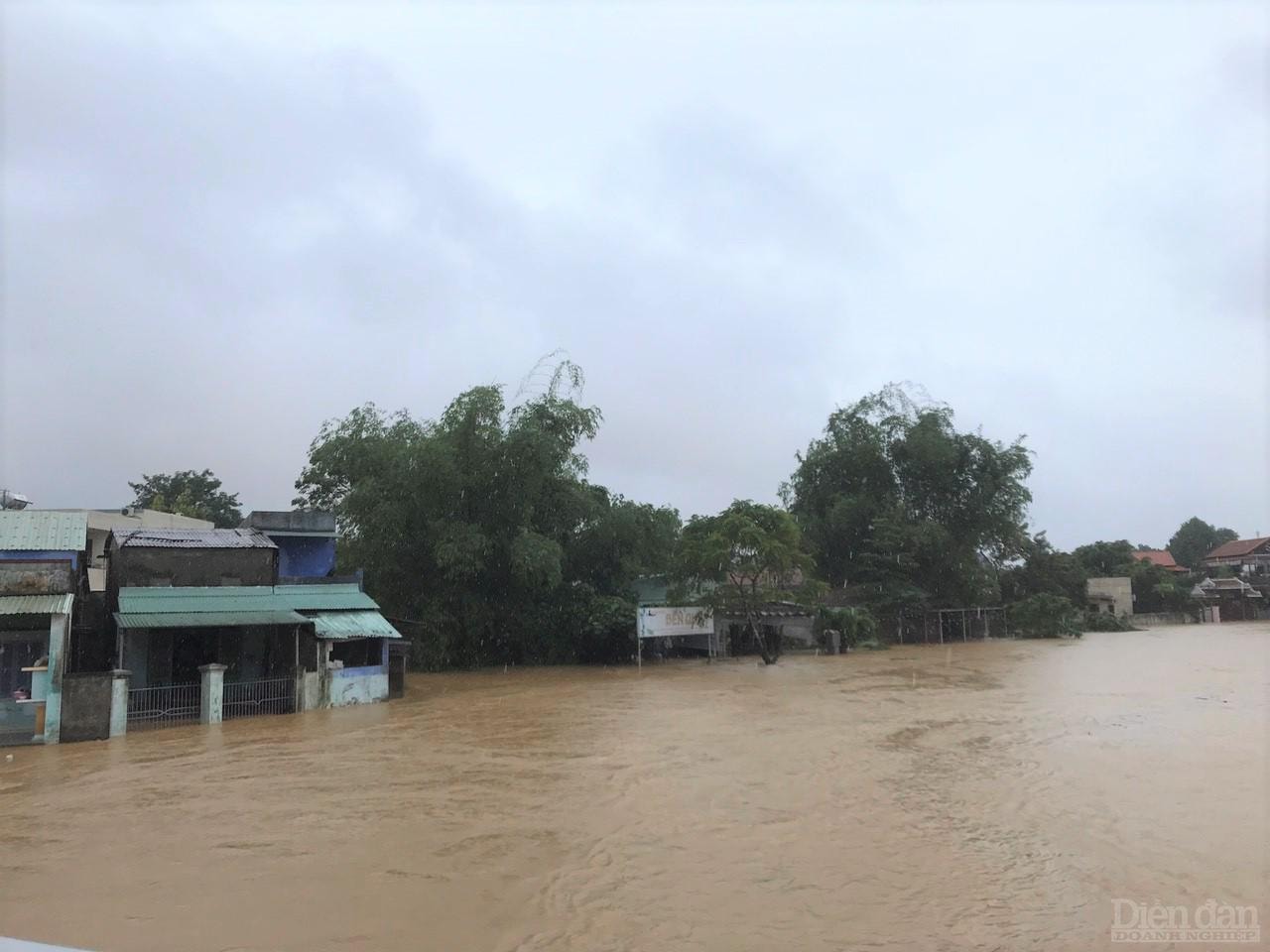 Đã có 03 người mất tích do mưa lớn, nông nghiệp bị hư hại nhiều do ngập úng.