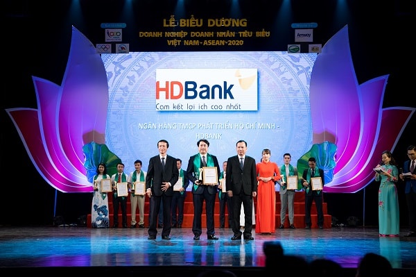 HDBank được vinh danh vì những đóng góp 