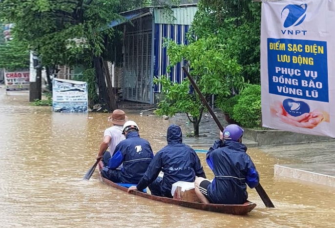 VNPT đảm bảo thông tin liên lạc thông suốt phục vụ đồng bào vùng bão lũ